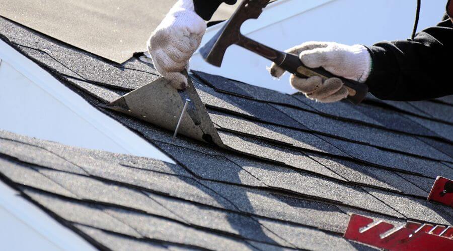 Expert Emergency Roof Repairs services in North Manchester, IN